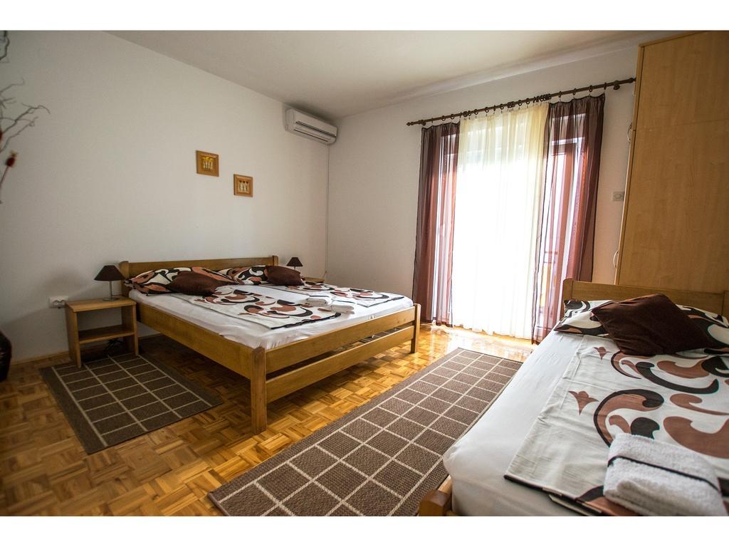 Apartments Troselj ستاريغغاد باكلينتسا المظهر الخارجي الصورة